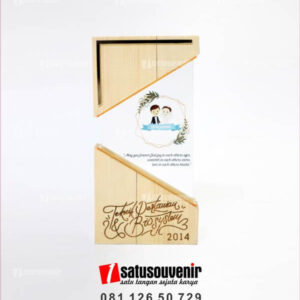 Plakat Kayu Wedding PK112