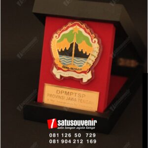 Plakat Kayu DPMPTSP Jawa Tengah