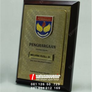 Plakat Kayu Penghargaan Pangkal Pinang