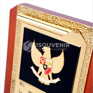 Plakat Kayu Penghargaan With Best Compliments